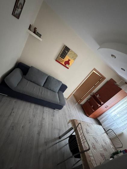 Apartament cu 2 camere semidecomandat în Dumbrăvița