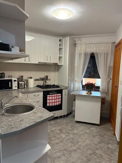 Inchiriez dormitor in apartament 3 camere Zona Soarelui - 8