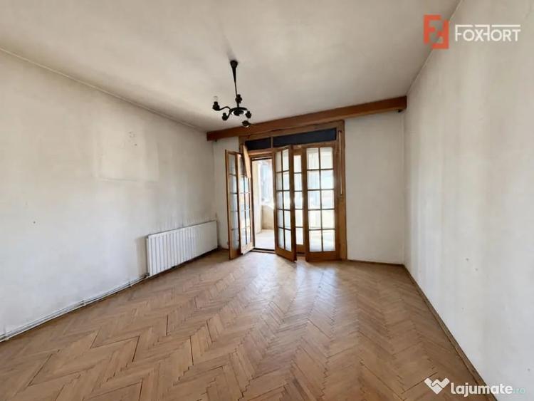 Apartament cu 7 camere decomandat în Olimpia-Stadion