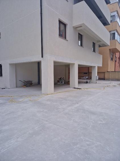 Apartament cu 3 camere decomandat în Energia