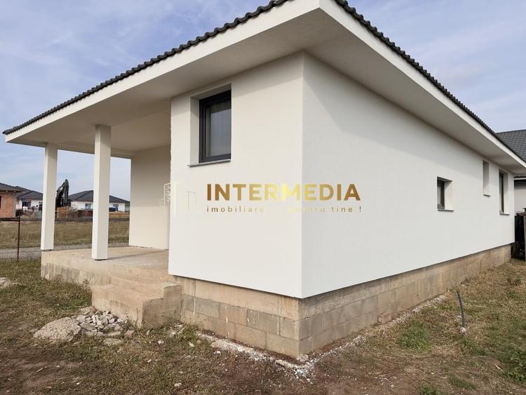 Casă individuală cu 3 camere cu Teren 300 Mp în Micești
