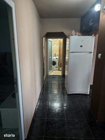 Apartament cu 4 camere decomandat în Micro 16