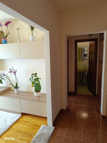 Apartament cu 4 camere decomandat în Micălaca