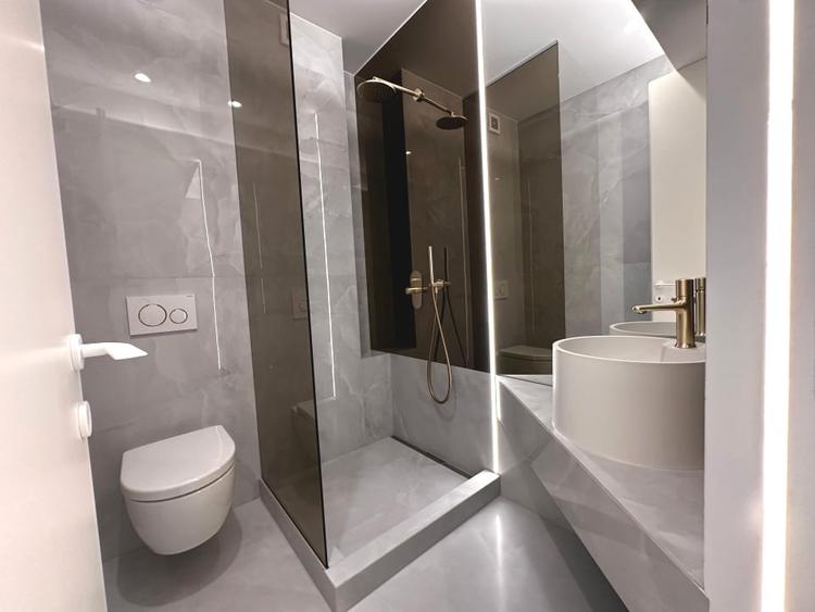 Apartament cu 3 camere semidecomandat, mobilat în Pipera
