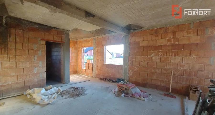 Casă cu 4 camere cu Teren 499 Mp în Becicherecu Mic