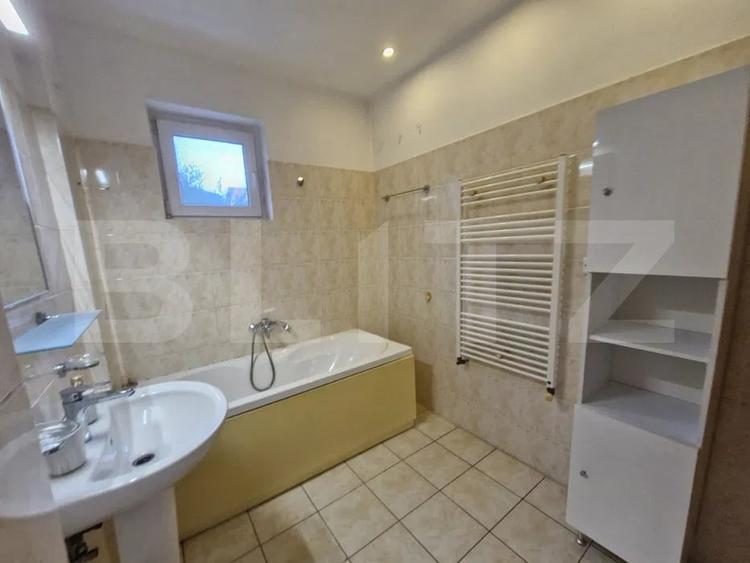 Apartament cu 3 camere decomandat, mobilat în Șcheia