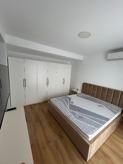 Casă cu 5 camere cu Teren 50 Mp în Pipera