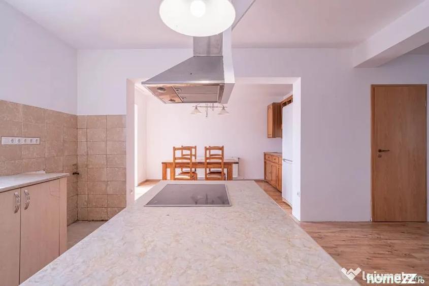 Casă cu 4 camere cu Teren 500 Mp în Central