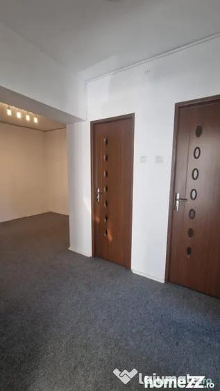 Apartament cu 4 camere decomandat în Universitate