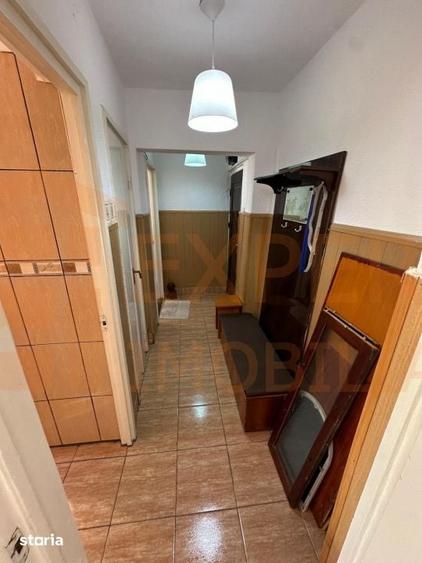 Apartament cu 3 camere semidecomandat în Central