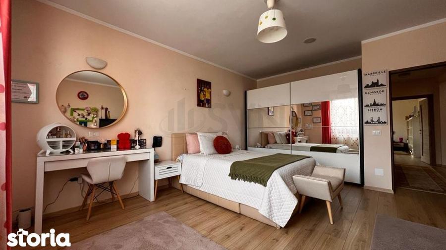 Casă cu 6 camere cu Teren 690 Mp în Central