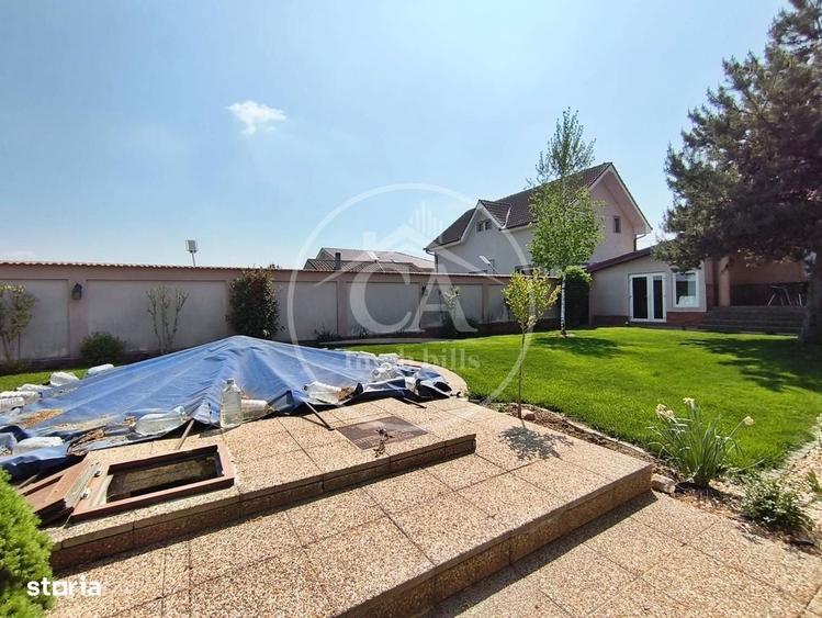 Casă cu 4 camere decomandat în Sântandrei