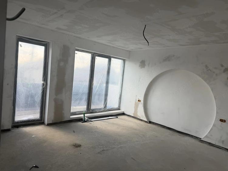 Casă cu 6 camere cu Teren 586 Mp în Slătioara