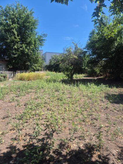 Teren agricol intravilan de 1400 mp, în 23 August