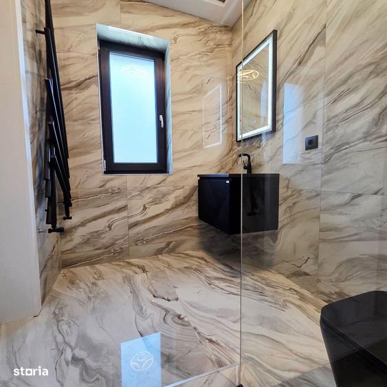 Casă cu 4 camere cu Teren 200 Mp în Central
