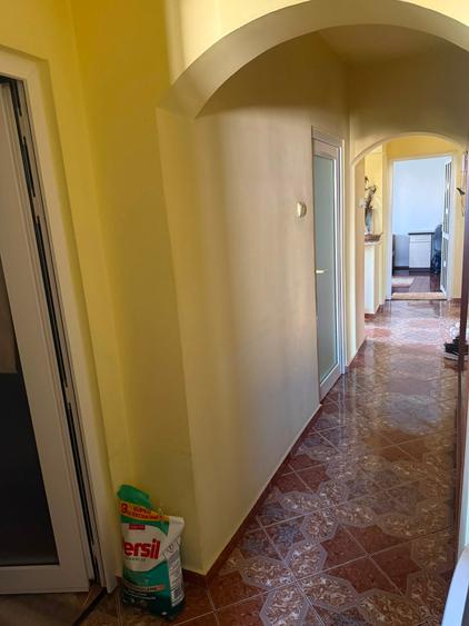 Apartament cu 3 camere decomandat în Alexandru Obregia