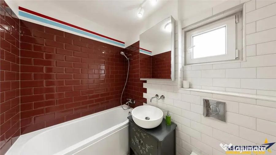 Apartament cu 2 camere semidecomandat în Centrul Civic