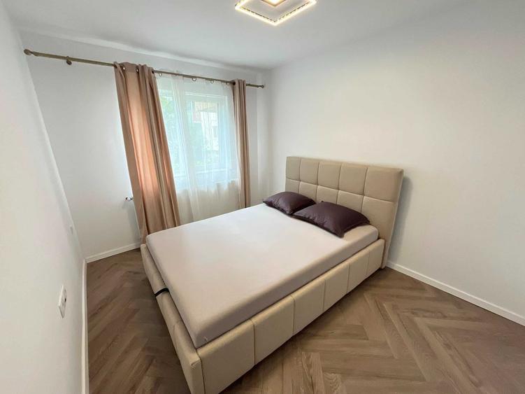 Apartament cu 3 camere decomandat în Zorilor