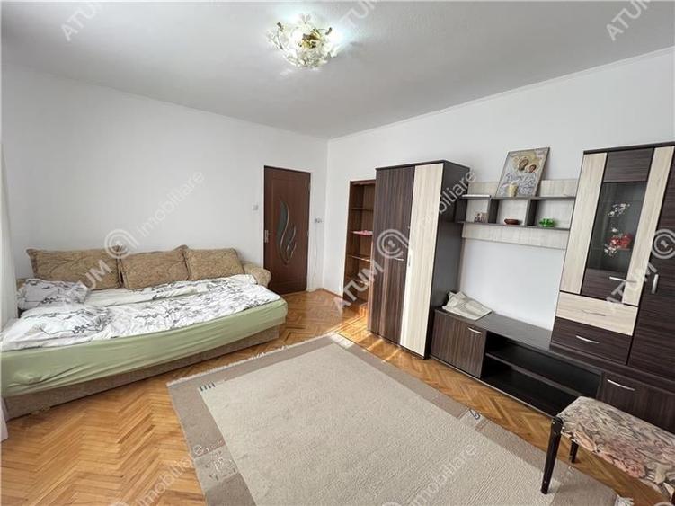 Apartament cu 2 camere nedecomandat, mobilat în Mihai Viteazul