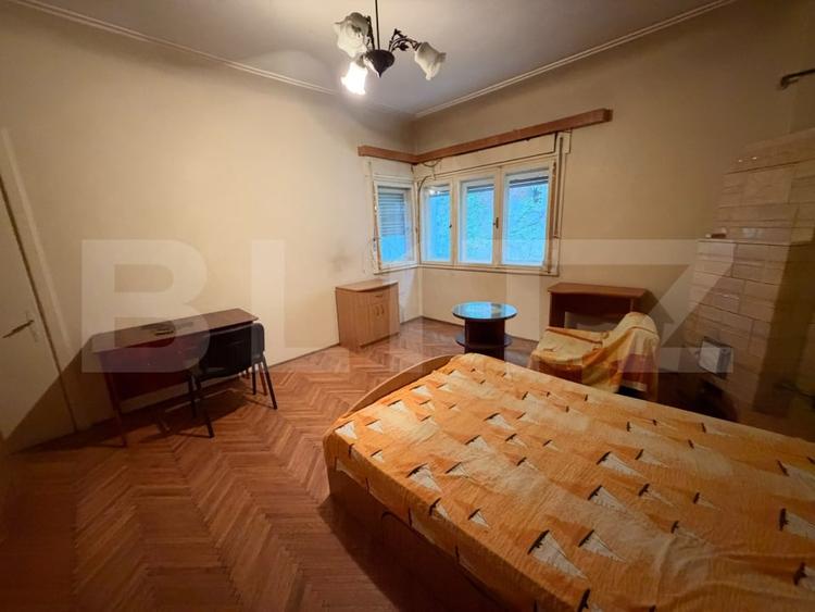 Apartament cu 4 camere decomandat, mobilat în Central