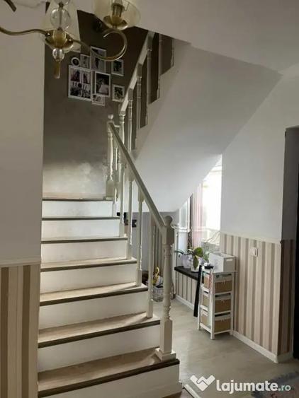 Casă cu 4 camere cu Teren 555 Mp în Central