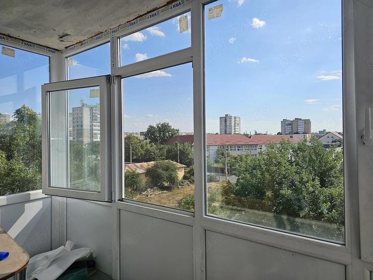 Apartament cu 3 camere semidecomandat în Dorobanți 1