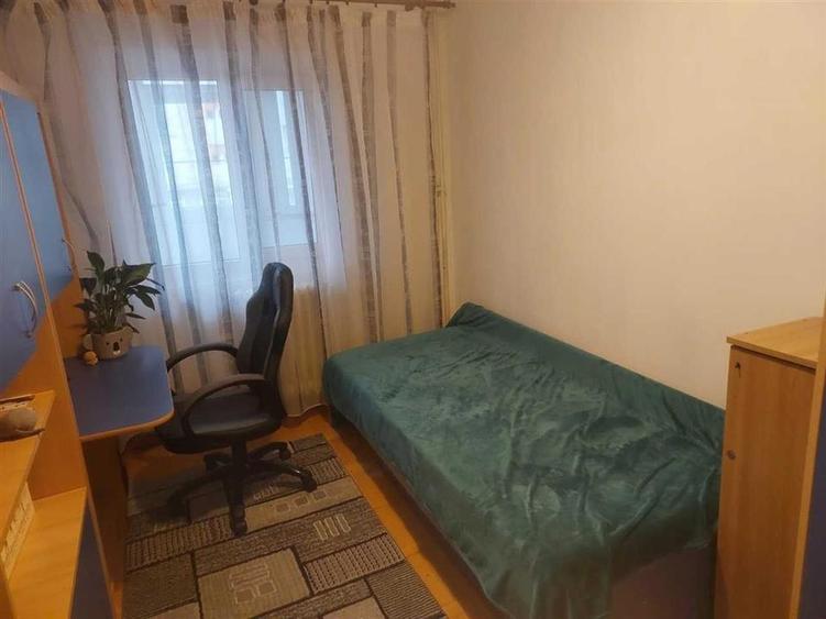 Apartament cu 3 camere decomandat, mobilat în Păcurari