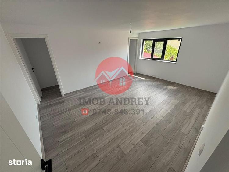 Casă cu 8 camere cu Teren 300 Mp în Central