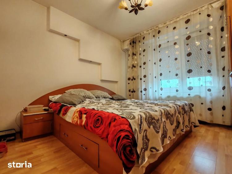 Apartament cu 4 camere decomandat în Rogerius
