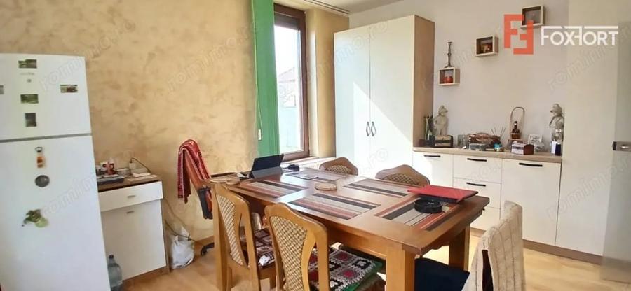 Casă cu 5 camere cu Teren 526 Mp în Ronaț