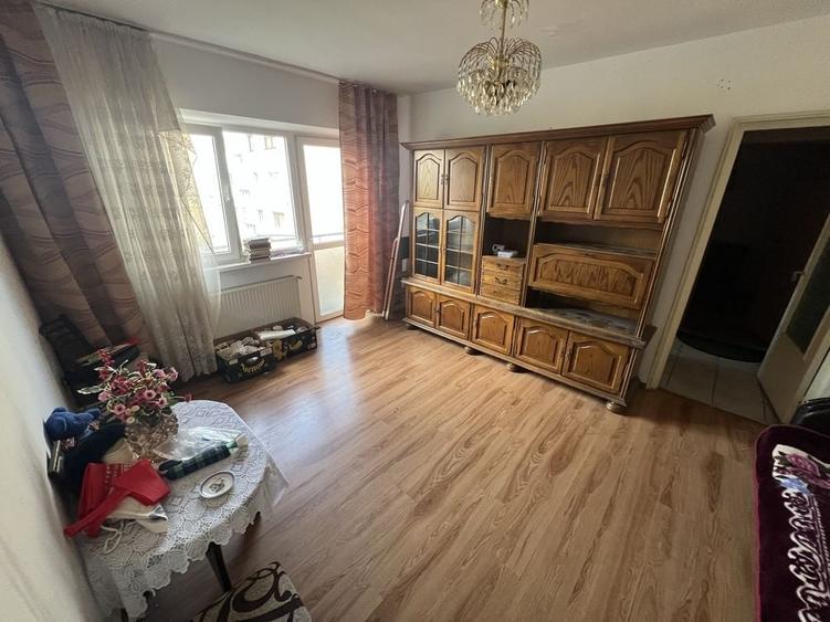 Apartament cu 2 camere semidecomandat în Zamfirescu
