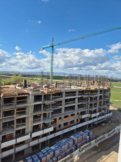 Apartament cu 2 camere decomandat în 13 Decembrie