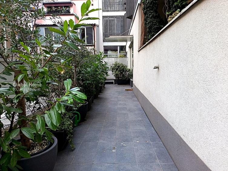 Apartament cu 3 camere semidecomandat, mobilat în Basarab