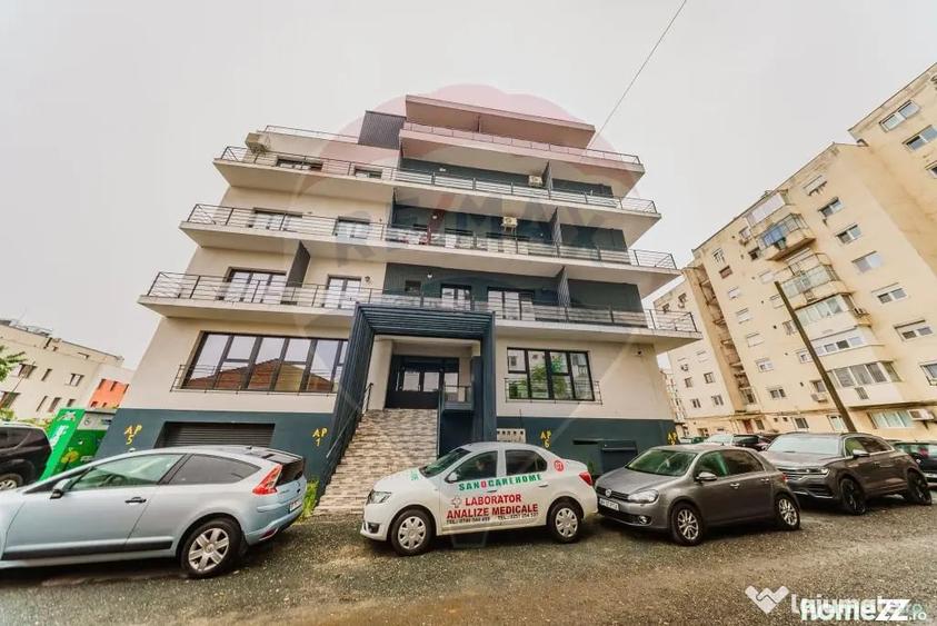 Apartament cu 2 camere semidecomandat în Intim