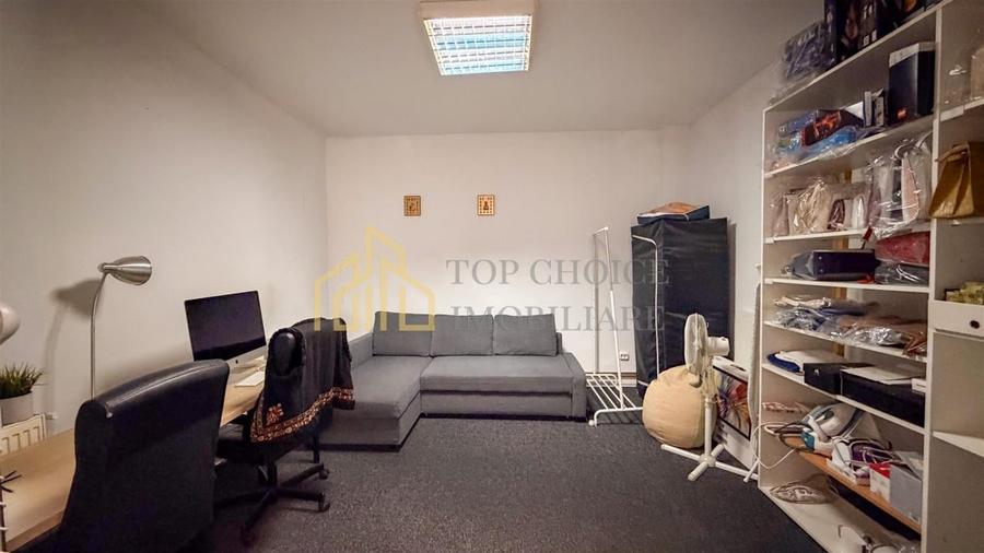 Apartament cu 8 camere în Tei