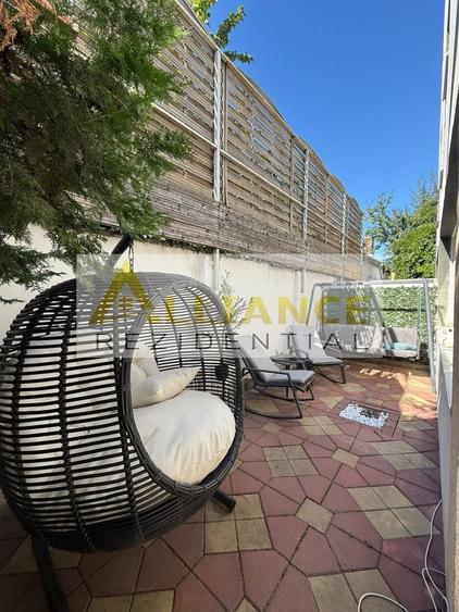 Duplex cu 4 camere cu Canalizare în Central