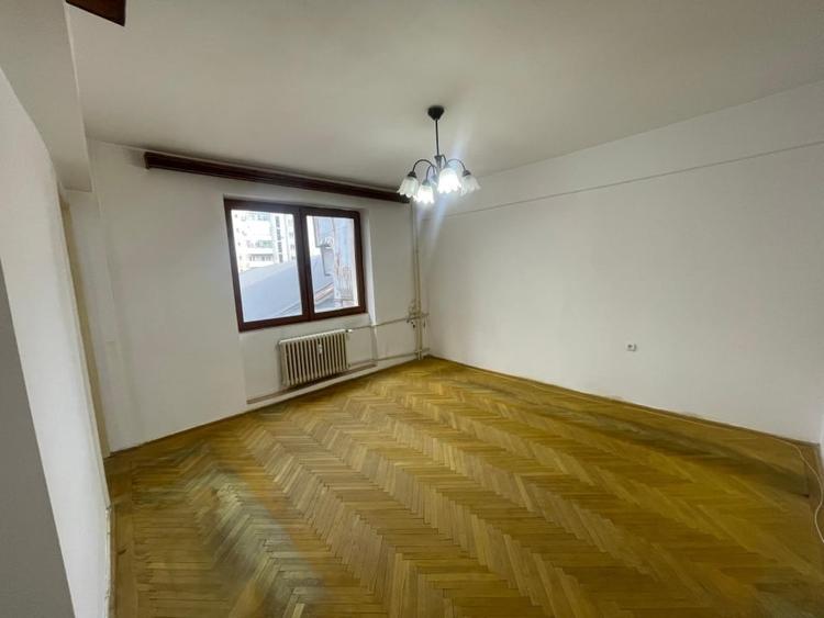 Apartament cu 2 camere semidecomandat în Ultracentral