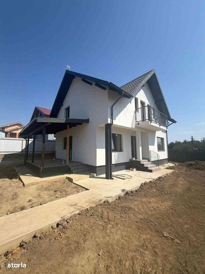 Casă cu 4 camere în Lilieci