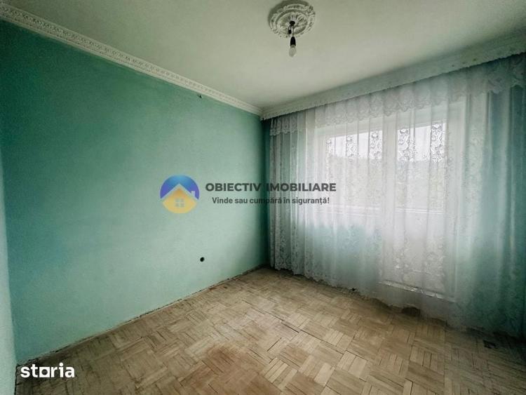 Apartament cu 4 camere decomandat în Ceahlău