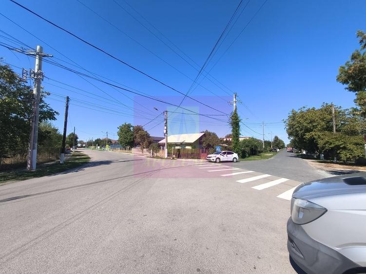 Casă cu 2 camere cu Teren 150 Mp în 1 Decembrie