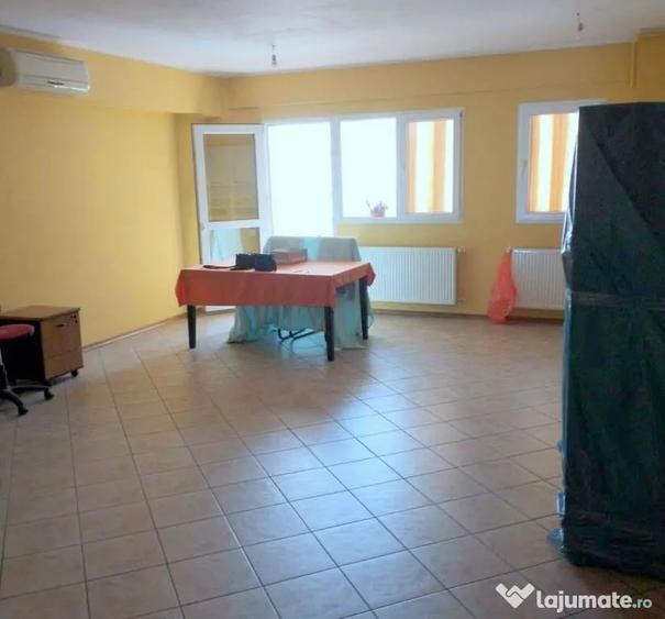 De vanzare apartament cu 3 camere, General, etaj 5/5 cu l... - 2