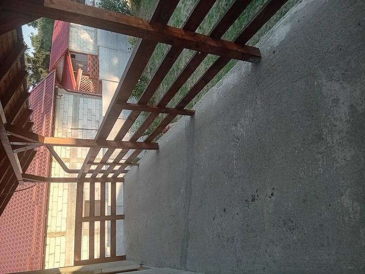 Casă cu Teren 680 Mp în Lucieni