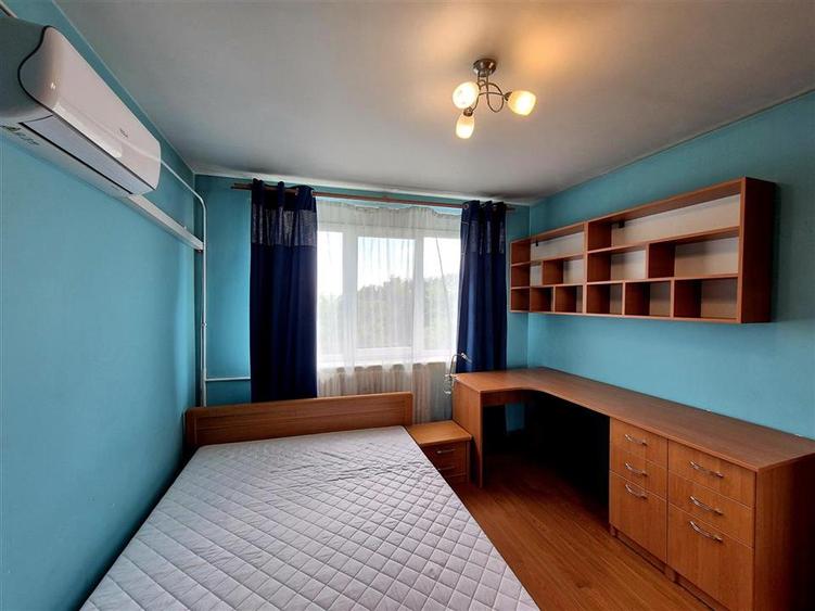 Apartament cu 3 camere semidecomandat în Tătărași