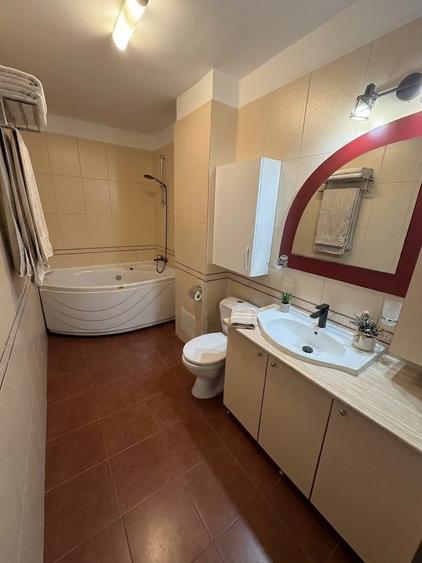 Apartament cu 3 camere decomandat, mobilat în Florești