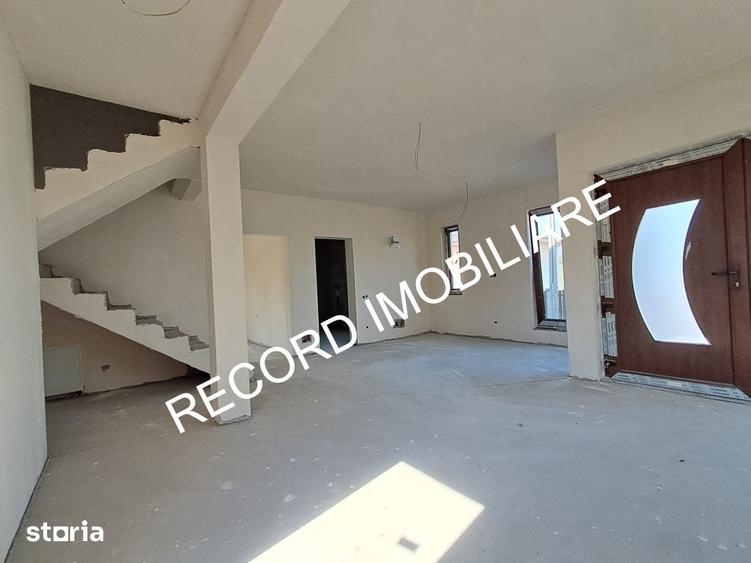 Casă cu 4 camere cu Teren 300 Mp în Apahida