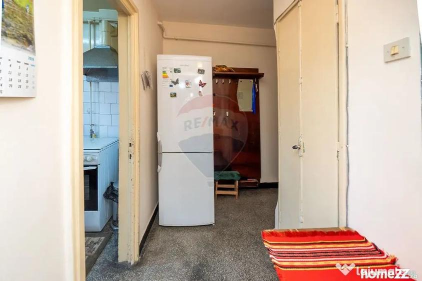 Apartament cu 2 camere semidecomandat în Calea București
