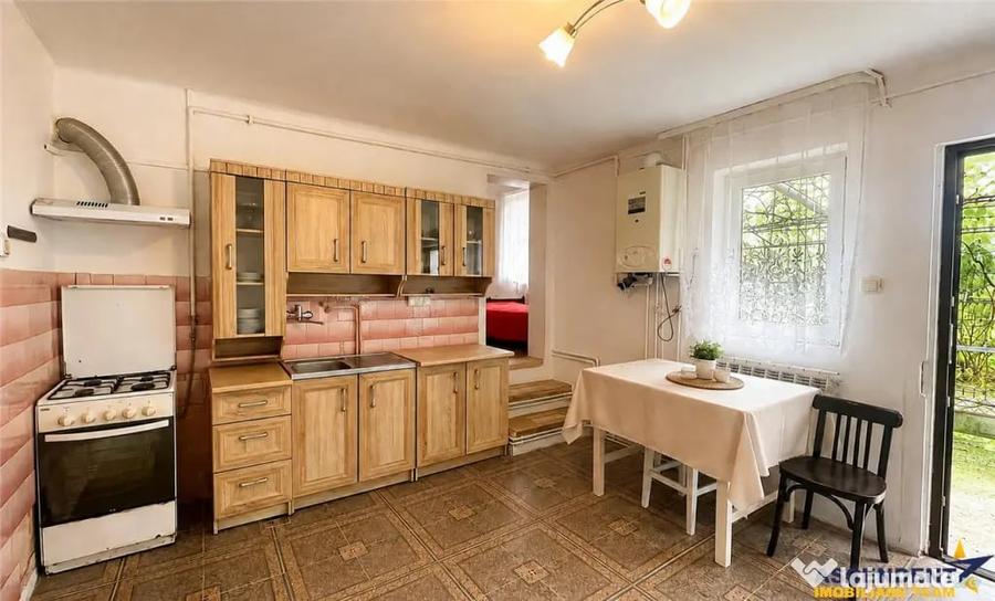 Casa 3 camere, cota teren 446 mp, garaj, terasa, pivnita, Un - 8
