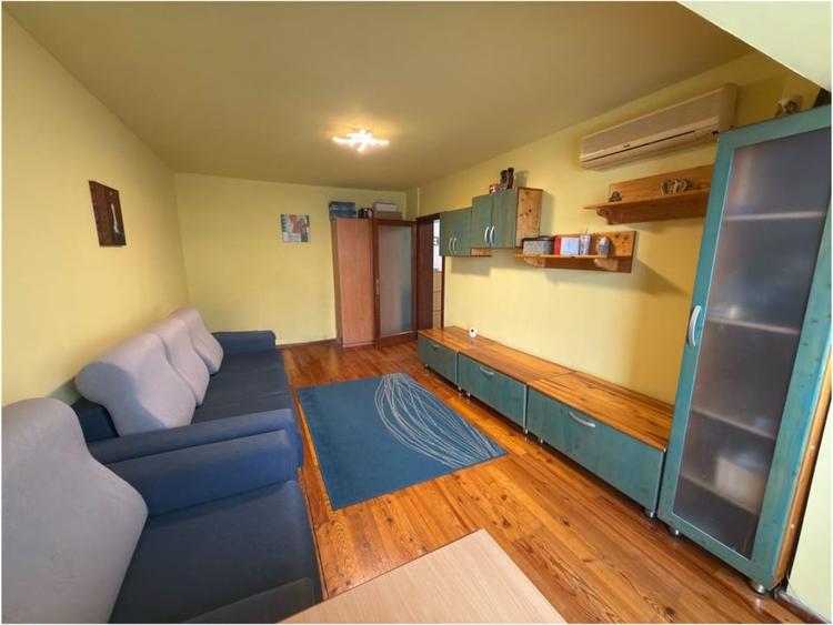 Apartament cu 2 camere decomandat, mobilat în Republicii