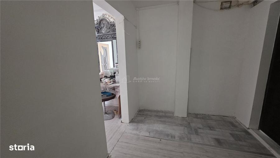 Apartament cu 3 camere decomandat în Valea Rosie