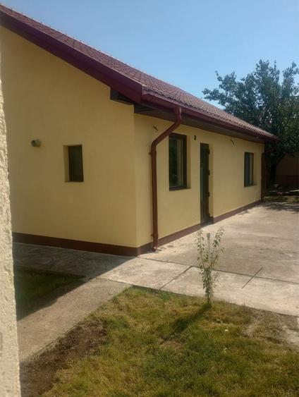 Casă cu 3 camere în Lețcani